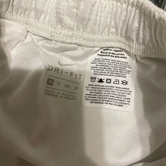 White Nike shorts - Picture 3 of 4